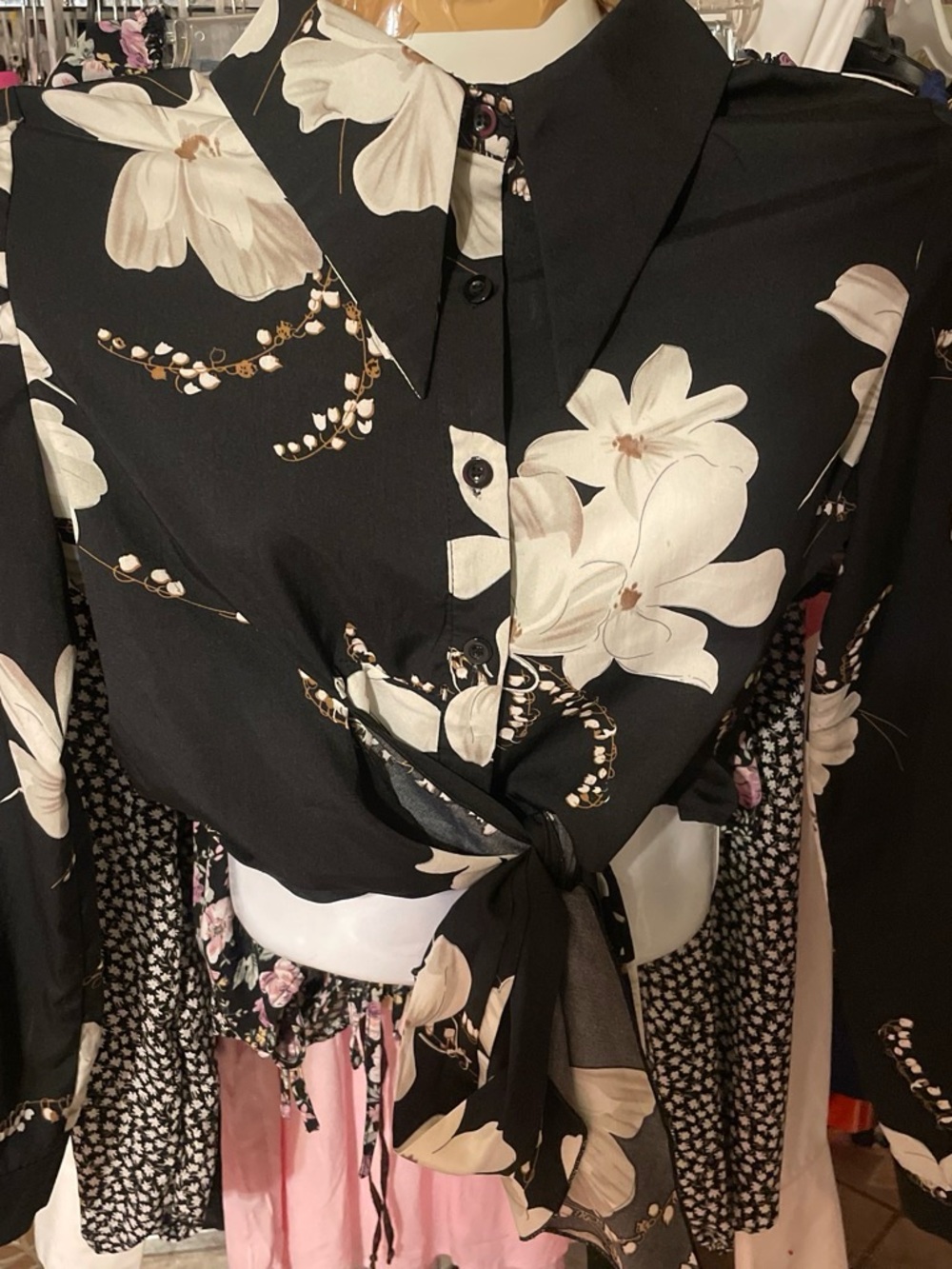 SHEIN Black Button-Down Tie-Front Floral Blouse